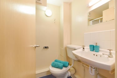 1 bed flat, Vicarage Hill, City Centre, Wrexham, LL137HN - Image 9
